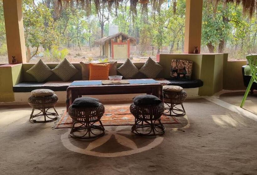 בית מלון כפרי Atulya Kanchi Camp Bandhavgarh