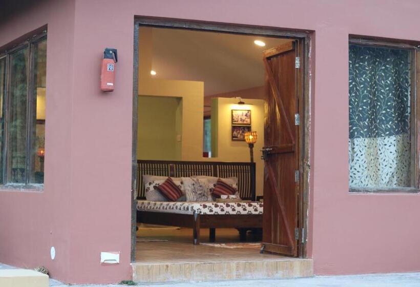 בית מלון כפרי Atulya Kanchi Camp Bandhavgarh