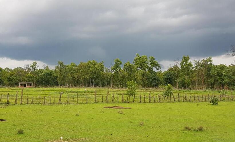 בית מלון כפרי Atulya Kanchi Camp Bandhavgarh