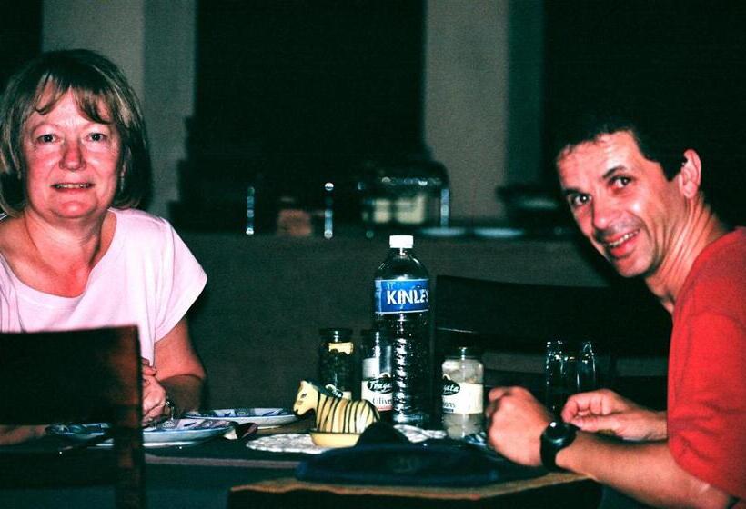 בית מלון כפרי Atulya Kanchi Camp Bandhavgarh