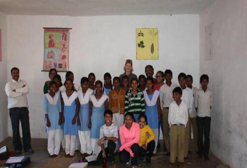 בית מלון כפרי Atulya Kanchi Camp Bandhavgarh