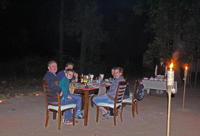 בית מלון כפרי Atulya Kanchi Camp Bandhavgarh