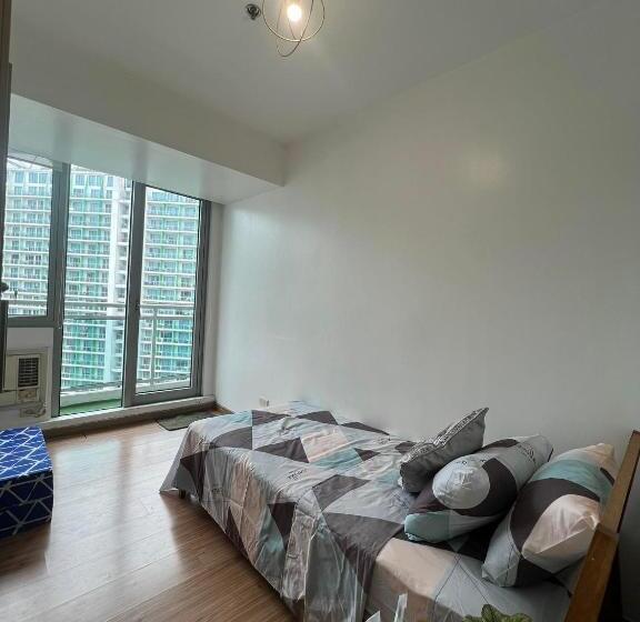 هتل Azure Staycation Beach View 2br