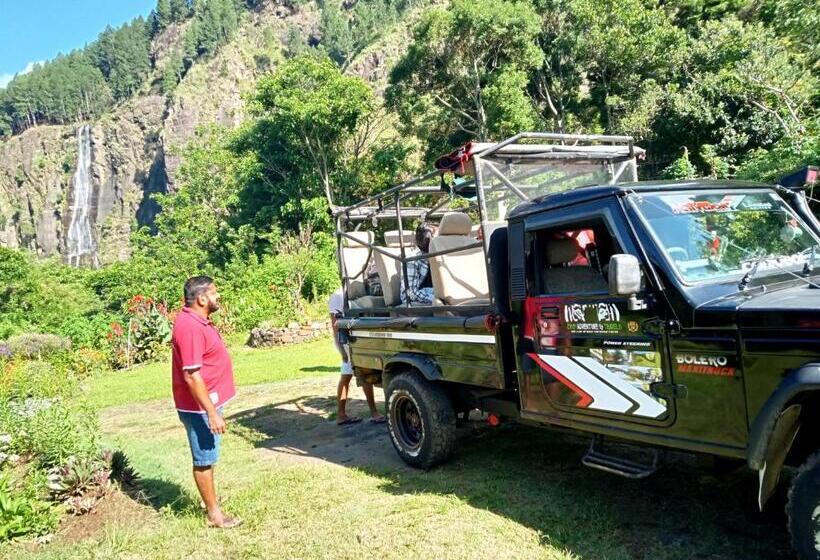 호텔 Bambarakanda Holiday Resort