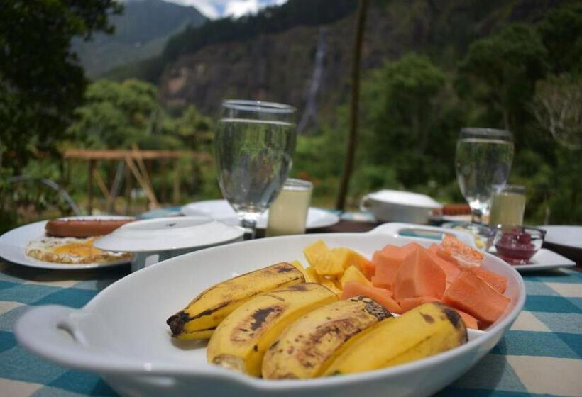 호텔 Bambarakanda Holiday Resort