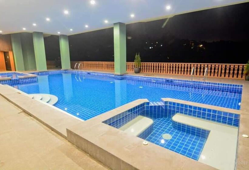 فندق Carol Crosswinds Tagaytay