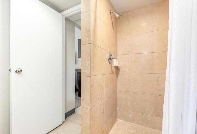 בית מלון כפרי Castle At Palms At Waikīkī