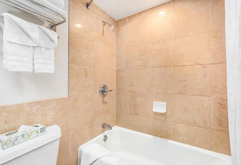 בית מלון כפרי Castle At Palms At Waikīkī