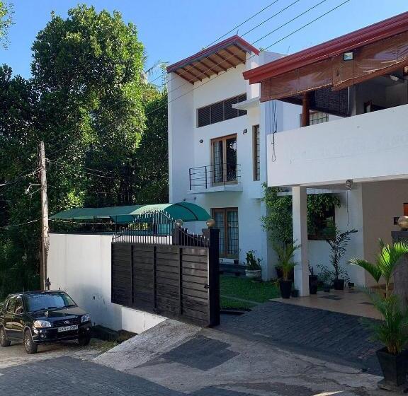 בית מלון כפרי Eco Resort Kandy