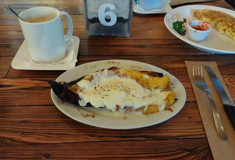 فندق El Descanso Restaurante Y