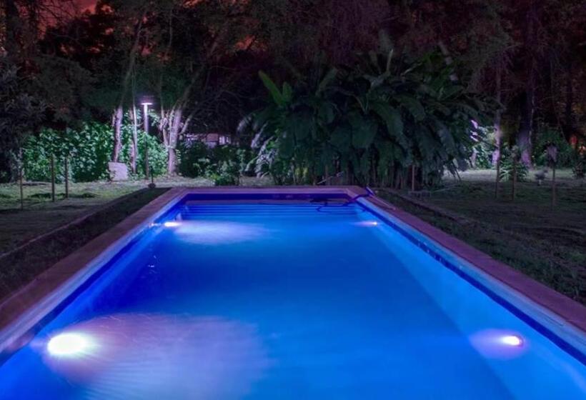 هتل El Portal De Cerrillos, Hostería De Campo