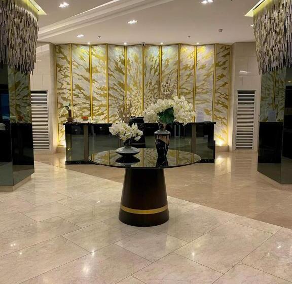 هتل Fame Residences Tower 2