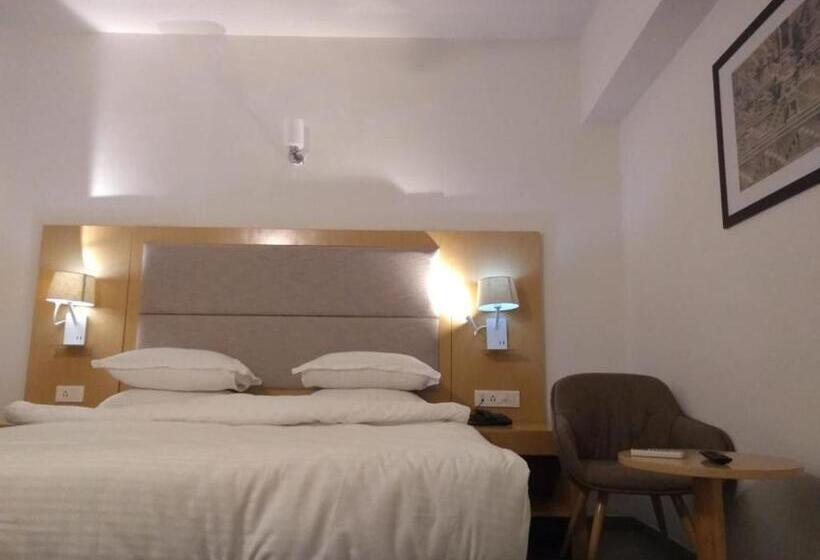 בית מלון כפרי Golden Shine