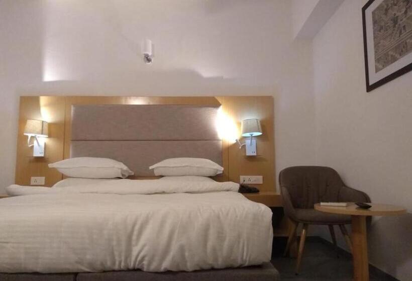 בית מלון כפרי Golden Shine