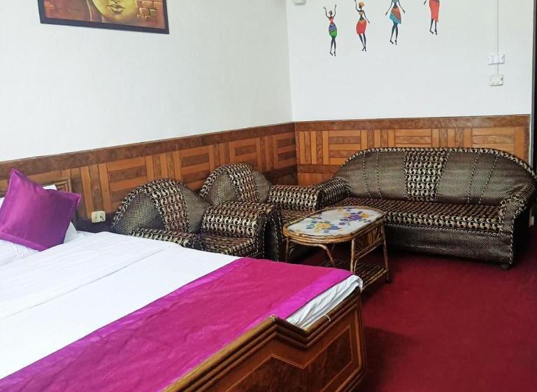 酒店 Grg Tribhuwan Ranikhet