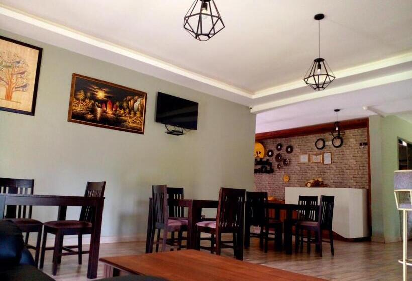 هتل Kabale Safari Club