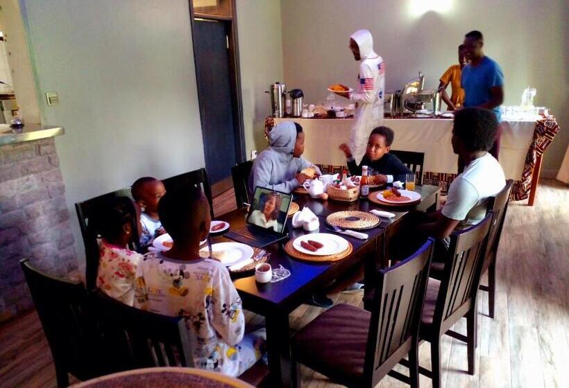 هتل Kabale Safari Club