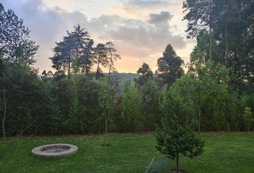 هتل Kabale Safari Club