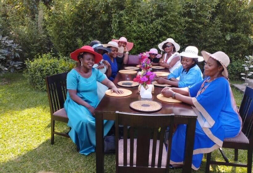 هتل Kabale Safari Club