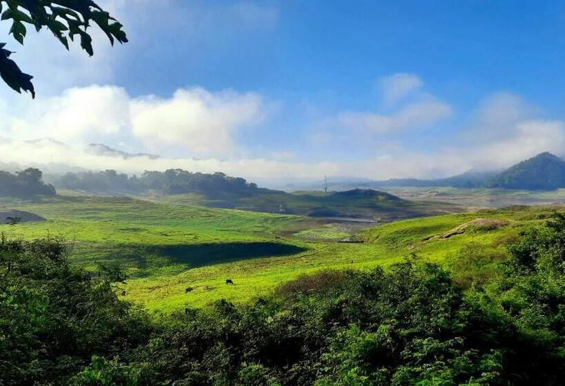 Отель Kings Green Castle Kandy