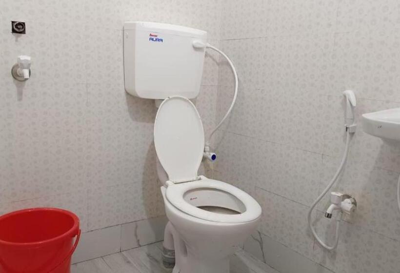 Отель Mayapur Yatri Nivas