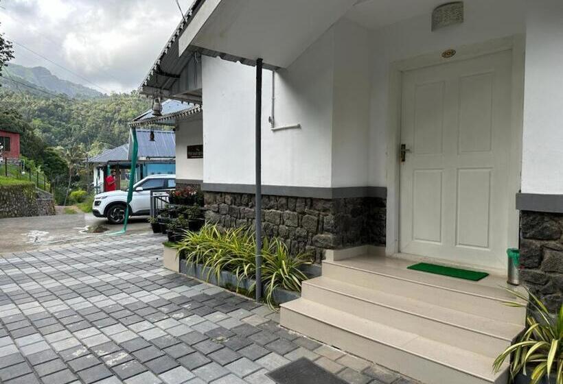 Memmsta Hotels   Munnar