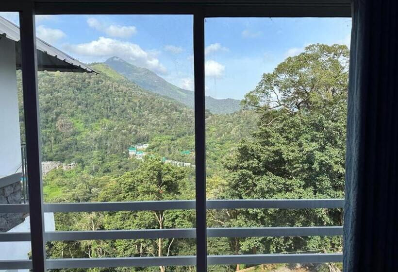 Memmsta Hotels   Munnar