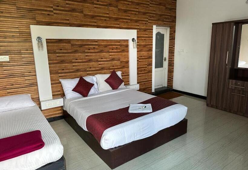 Memmsta Hotels   Munnar