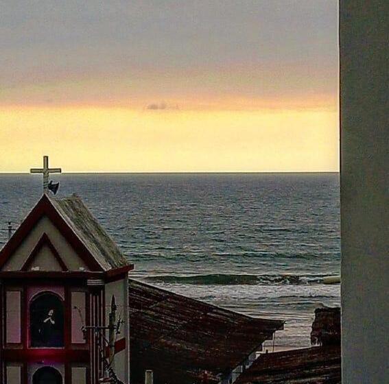 هتل Monatañita Hugos Place