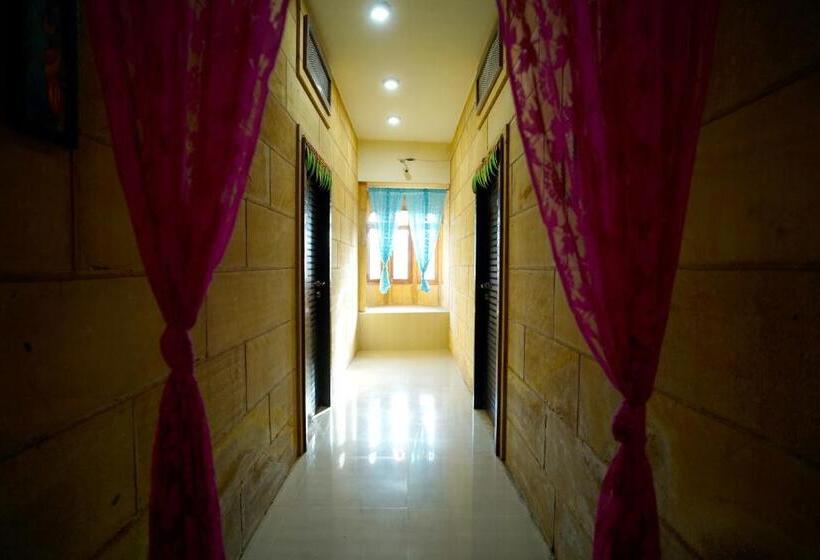 ホテル Moscow Haveli & Desert Safari