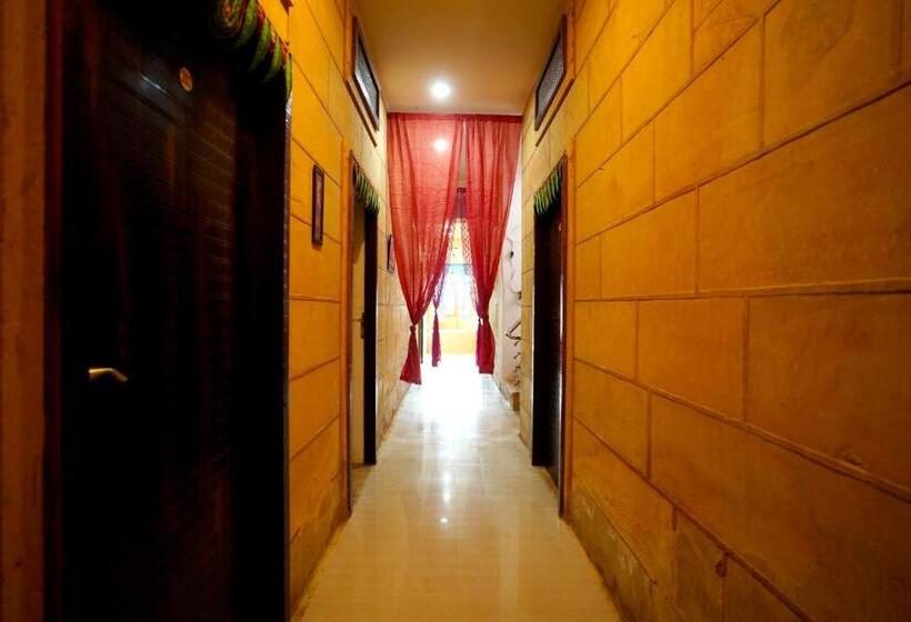 ホテル Moscow Haveli & Desert Safari