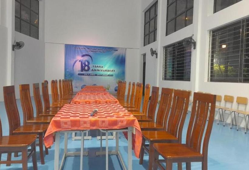 هتل Nhà Khách Sở Giáo Dục