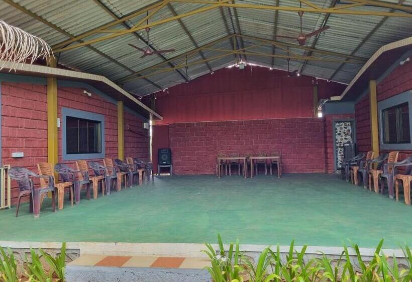 בית מלון כפרי Ns Brothers Farm & Resort