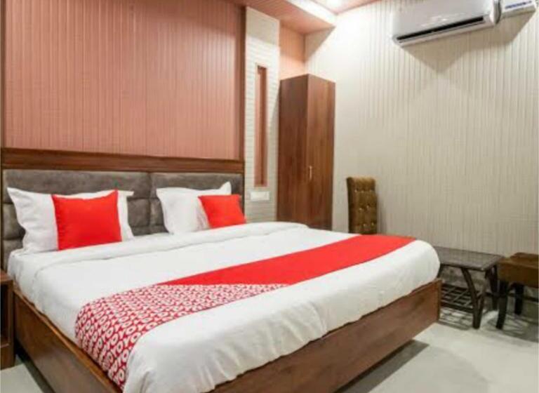 Отель Oyo 81334 Star Inn