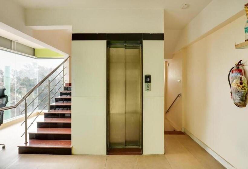 호텔 Oyo Flagship Gayathri Lodging & Boarding