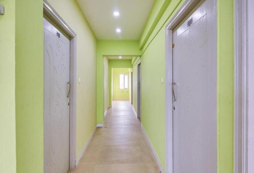 호텔 Oyo Flagship Gayathri Lodging & Boarding