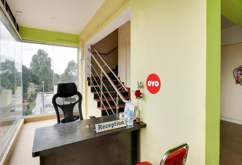 호텔 Oyo Flagship Gayathri Lodging & Boarding