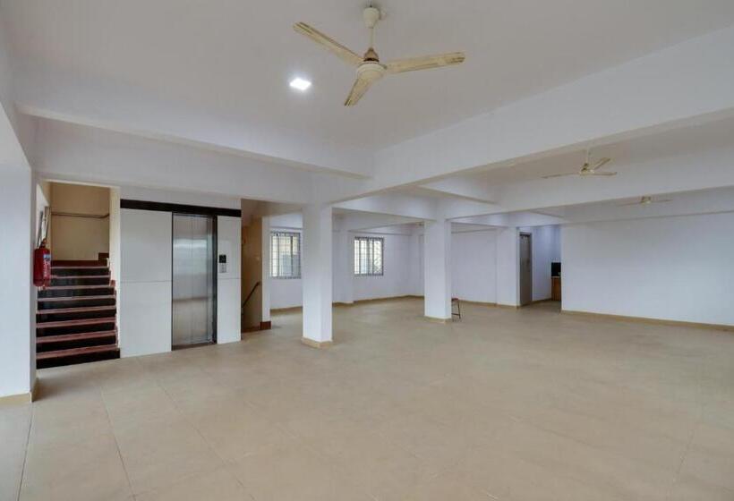 호텔 Oyo Flagship Gayathri Lodging & Boarding