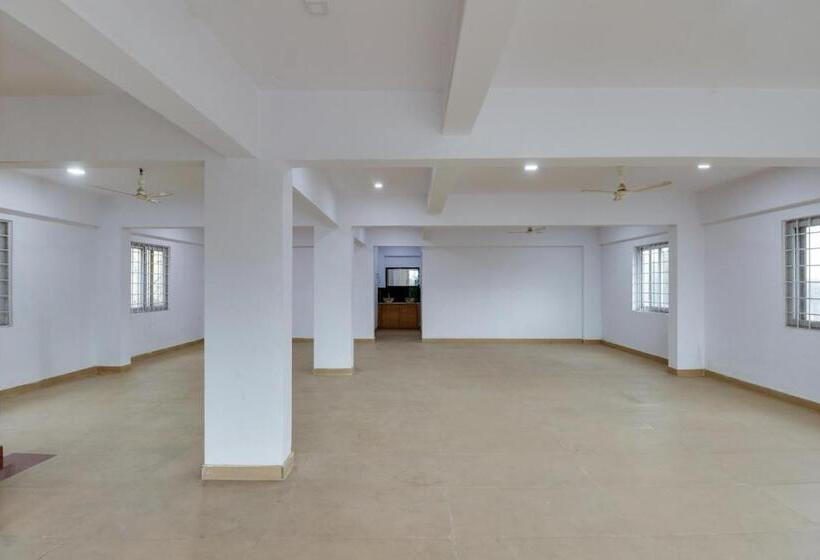 호텔 Oyo Flagship Gayathri Lodging & Boarding