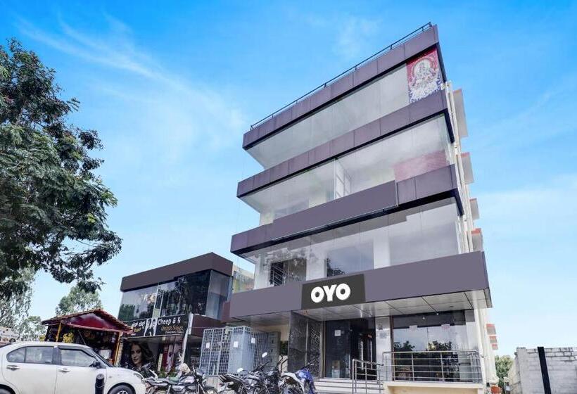 호텔 Oyo Flagship Gayathri Lodging & Boarding