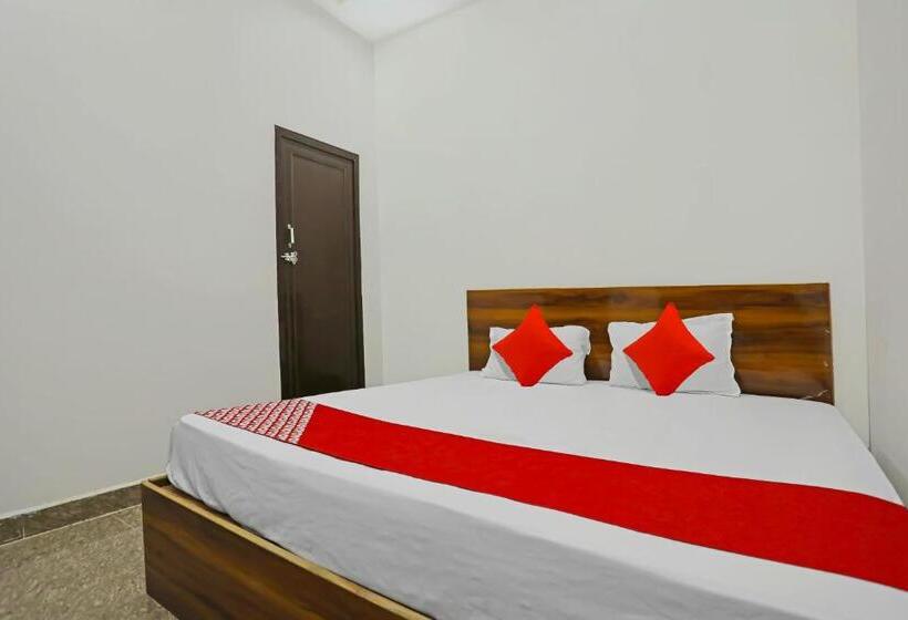 호텔 Oyo Flagship Townhome Inn