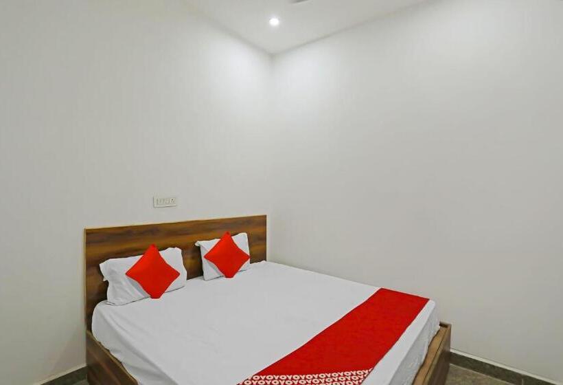 호텔 Oyo Flagship Townhome Inn