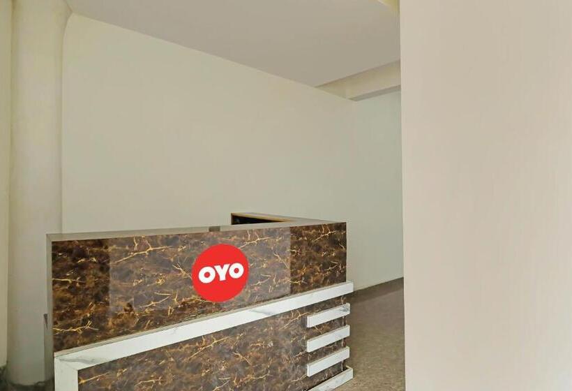 호텔 Oyo Flagship Townhome Inn