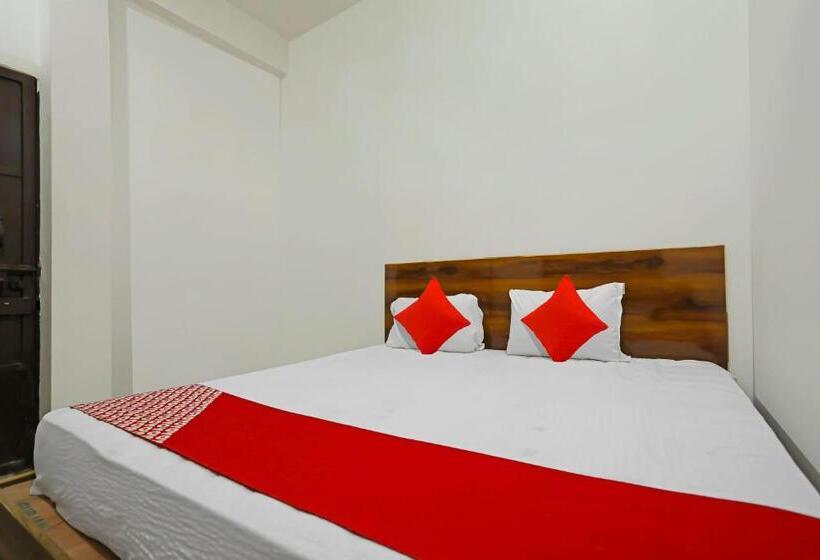 호텔 Oyo Flagship Townhome Inn