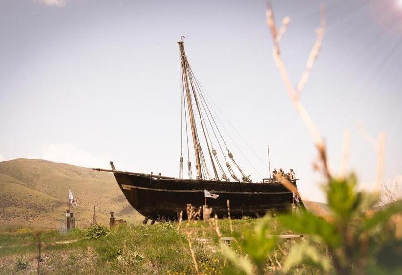 בית מלון כפרי Port Ayas Resort & Restaurants