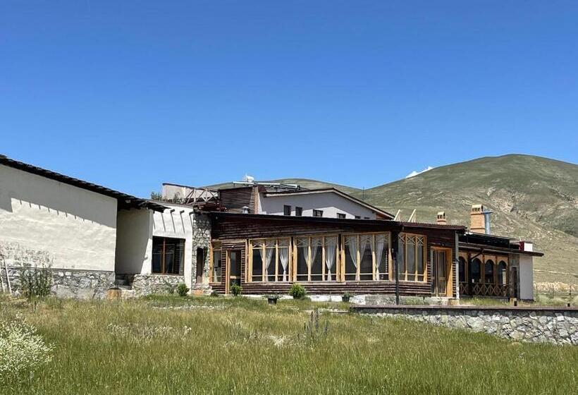 בית מלון כפרי Port Ayas Resort & Restaurants