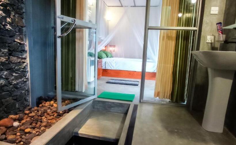 בית מלון כפרי Rain Forest Star