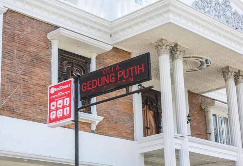 בית מלון כפרי Reddoorz Syariah Near Kawasan Wisata Gunung Prau Dieng