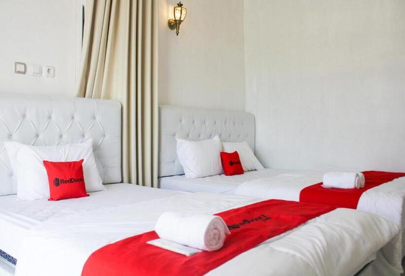 فندق Reddoorz Syariah Near Kawasan Wisata Gunung Prau Dieng