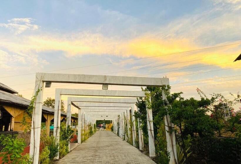 호텔 Retro Forest Resort Lonavala